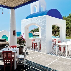 4 restaurants, spécialités Cuisine à base de fruits de mer