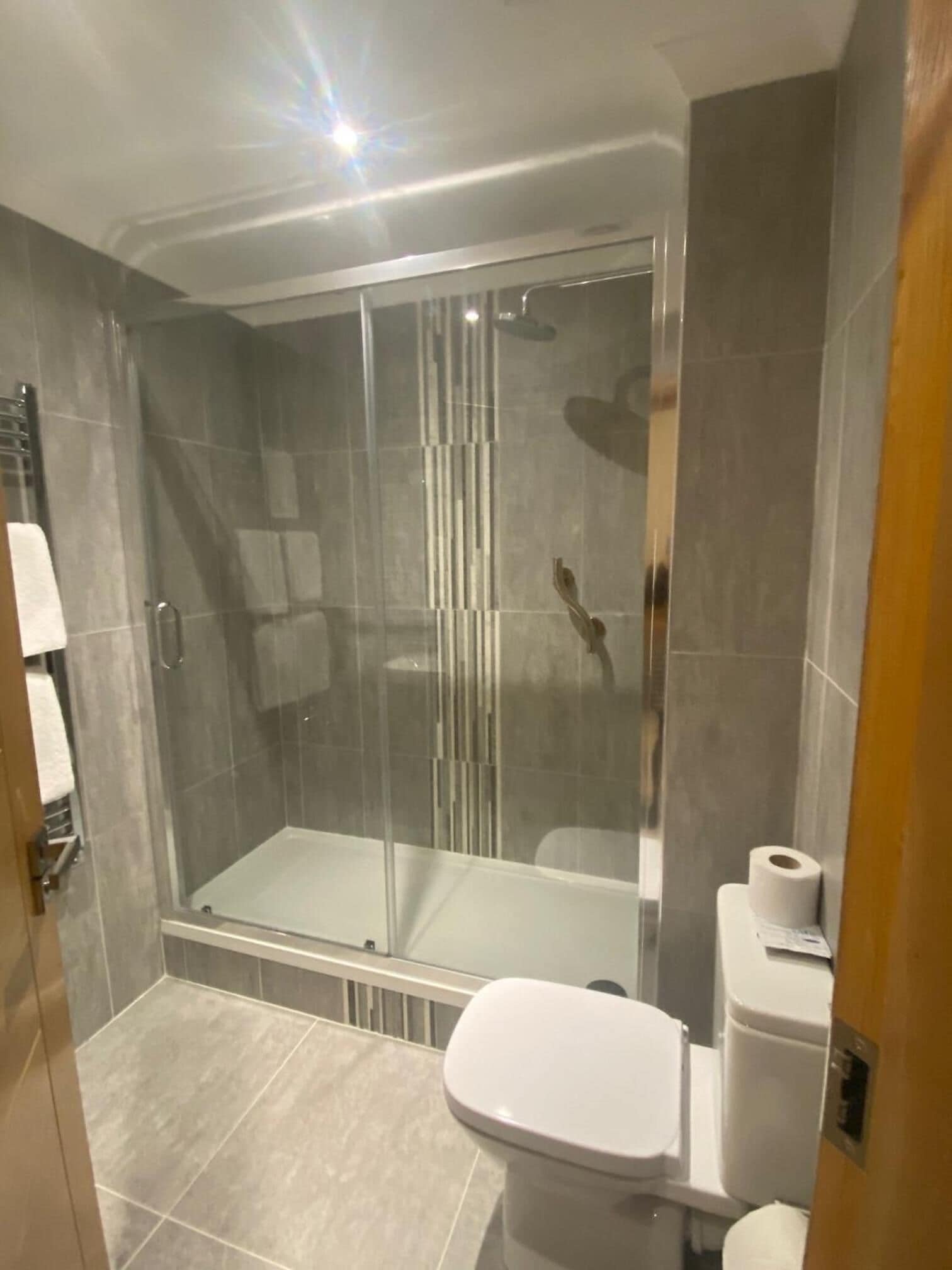 shower, free toiletries, towels