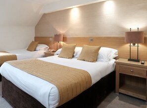Free WiFi, bed sheets - The City Hotel (Dunfermline)