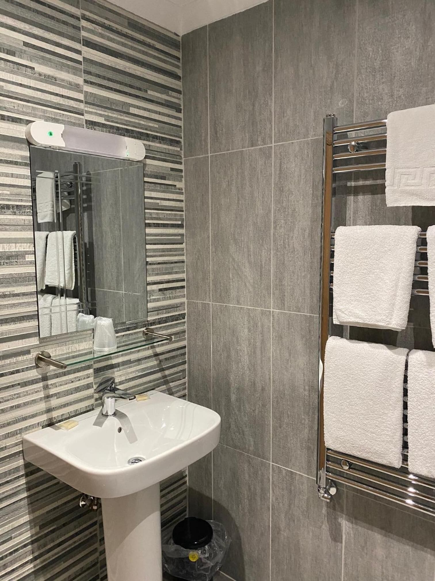 shower, free toiletries, towels