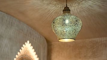 Couples treatment rooms, sauna, hot tub, Turkish bath, body treatments