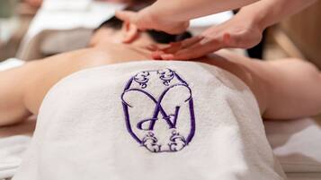 Couples treatment room(s), sauna, hot tub, Turkish bath/hammam