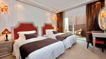 1 sovrum, allergitestade sÀngklÀder, memory foam-madrasser och minibar