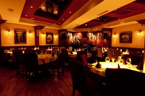 3 restaurants; breakfast, lunch, dinner, and brunch served - Hotel Art Palace Suites & Spa (Casablanca)