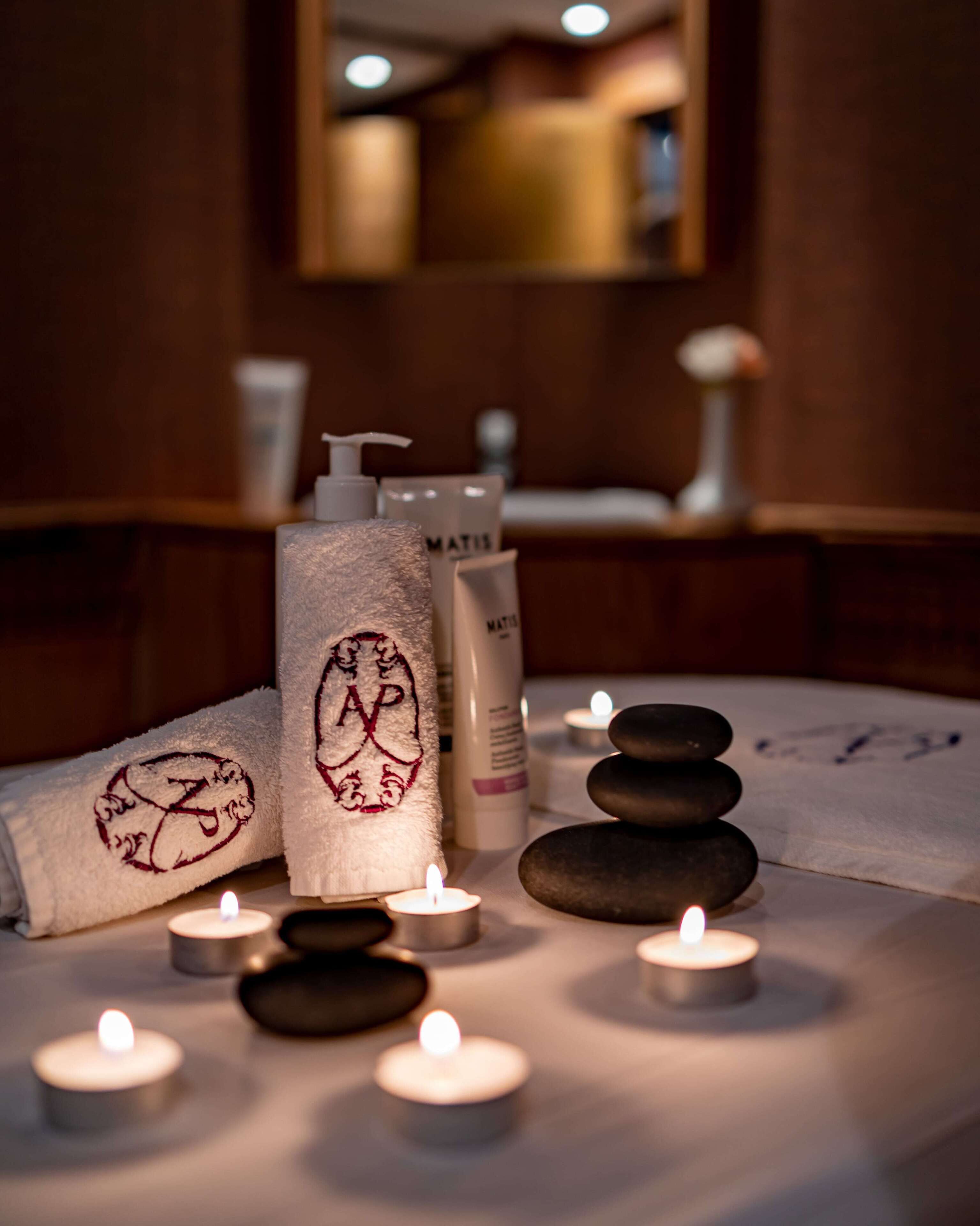 couples treatment room(s), sauna, hot tub, turkish bath/hammam