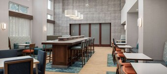 Hampton Inn & Suites Holly Springs