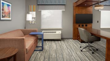 In-room safe, iron/ironing board, WiFi, bed sheets