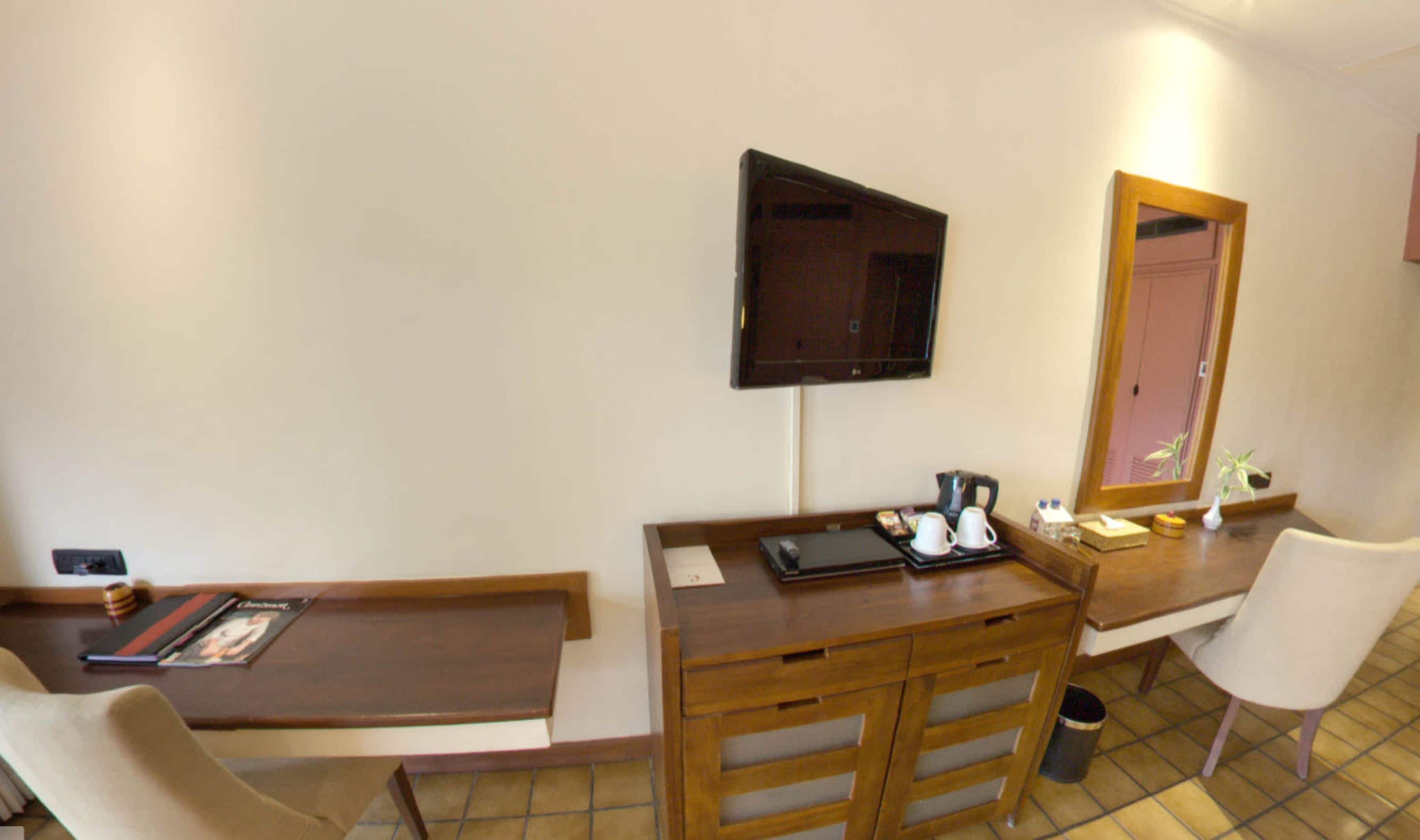 1 bedroom, minibar, in-room safe, desk