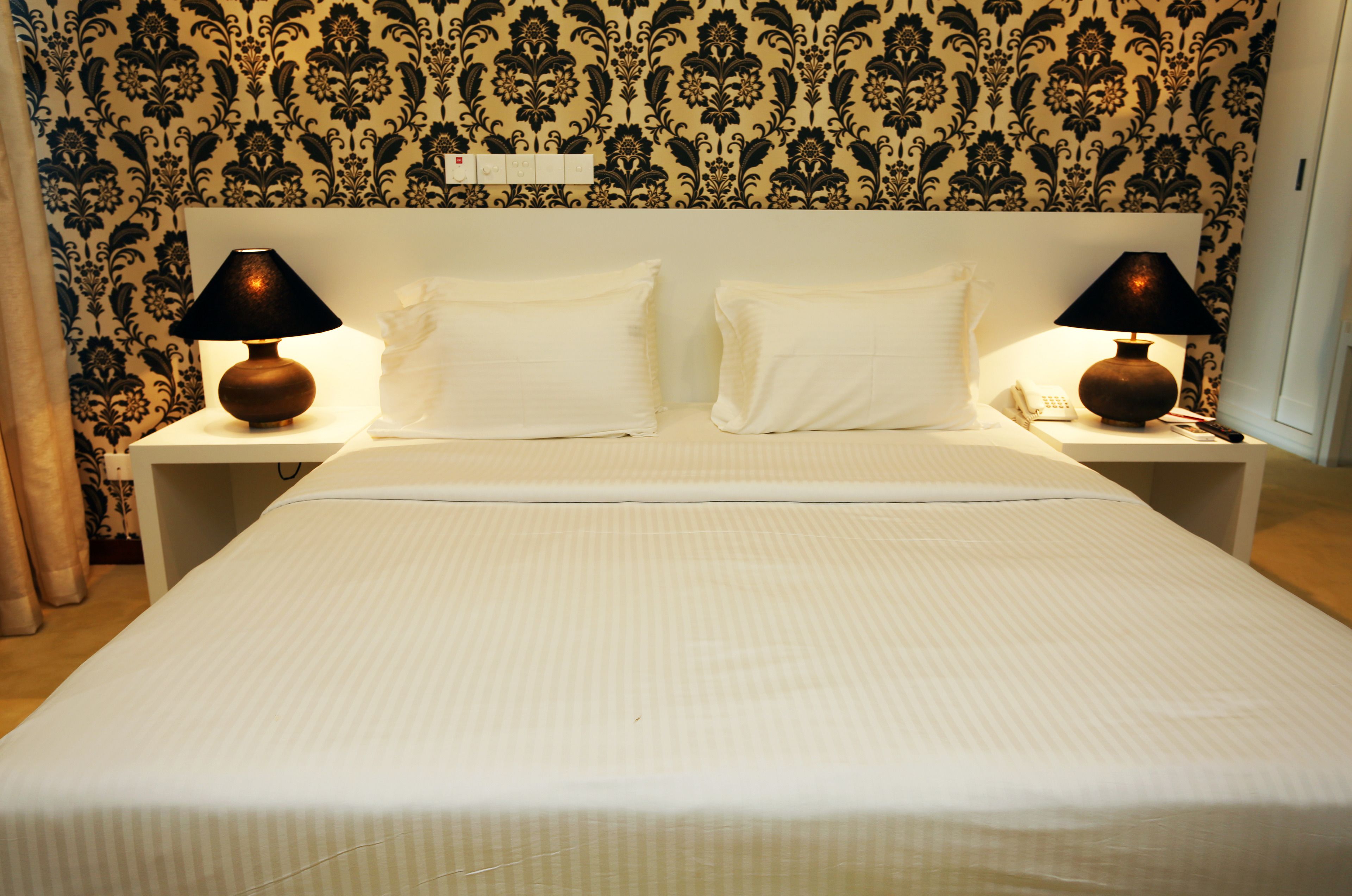 super deluxe, 1 bedroom, mountainside, balcony, non smoking | minibar, in-room safe, individually decorated, individually furnished