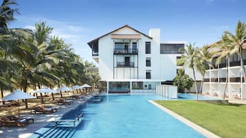 2 outdoor pools, pool umbrellas, sun loungers