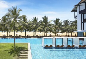 2 piscinas al aire libre, sombrillas, sillones reclinables de piscina