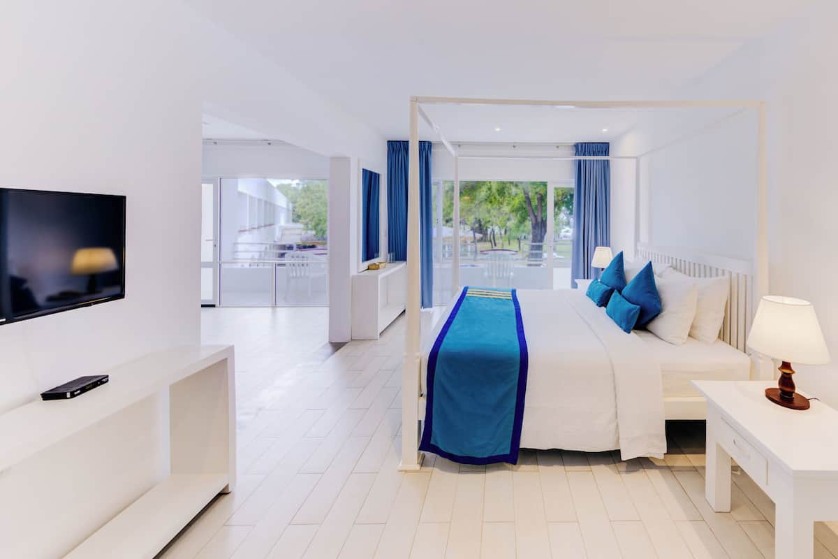 suite | 1 bedroom, premium bedding, in-room safe, desk