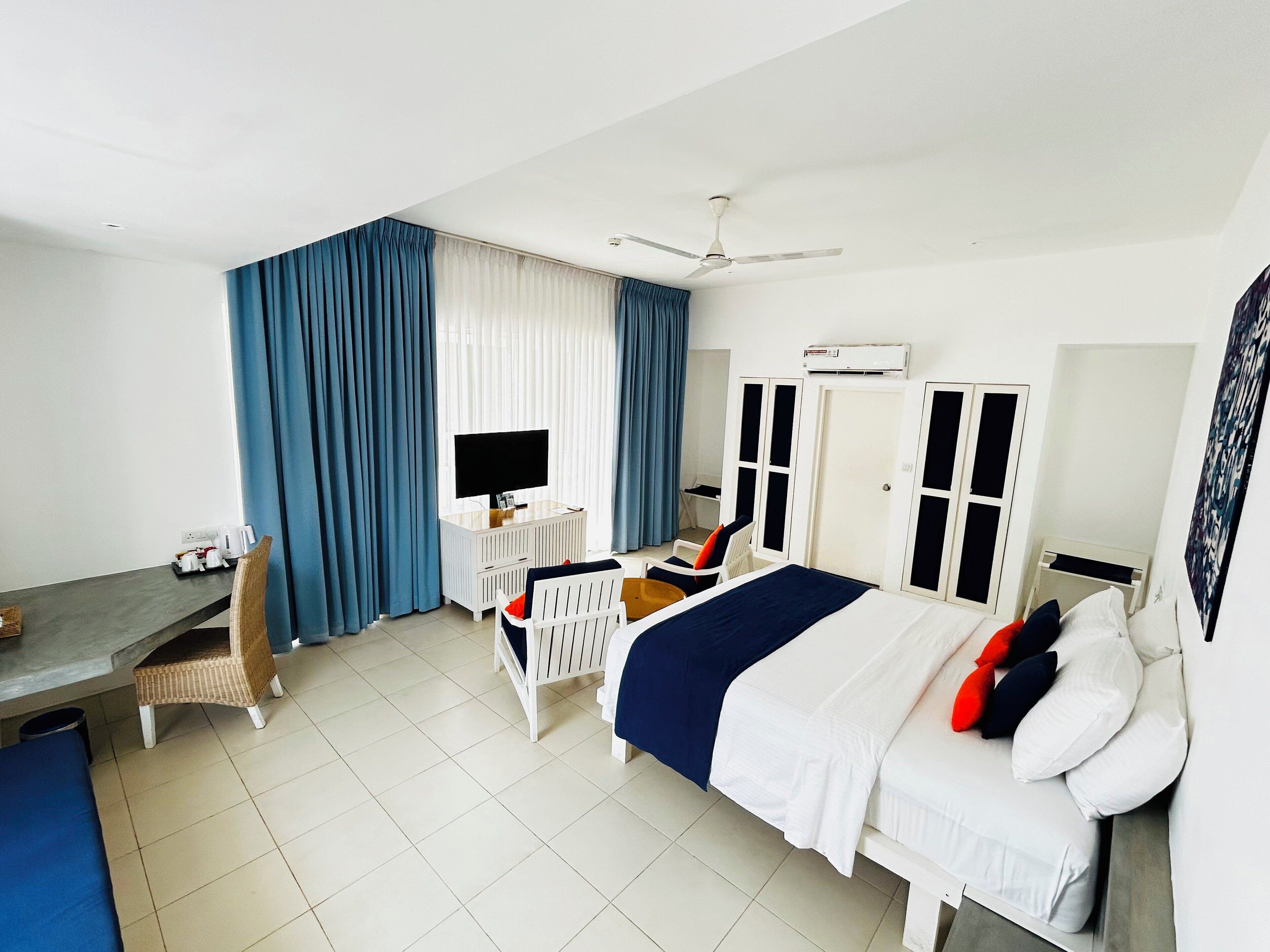 1 bedroom, premium bedding, in-room safe, desk