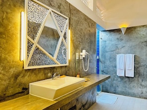 Bathroom sink - Trinco Blu by Cinnamon (Trincomalee)