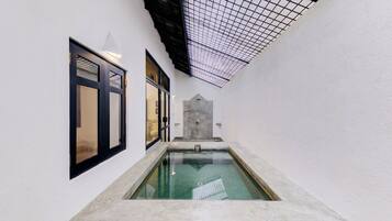 Eagle Lodge Suite - 15% on F&B, 10% on Spa | Bathroom | Shower, free toiletries, hair dryer, bidet