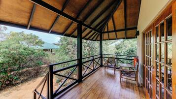 Beach Chalets King | Balcony view