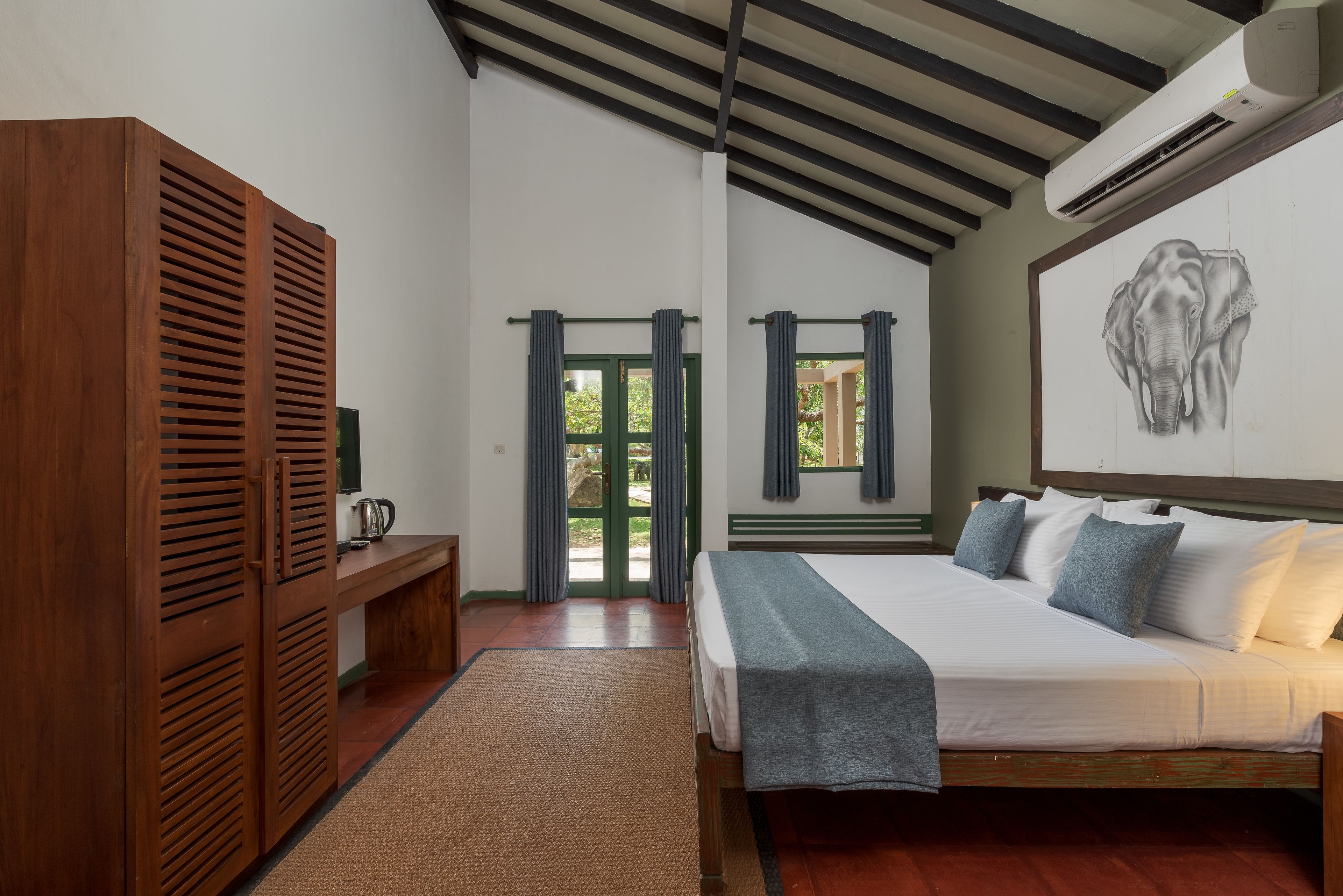 Chalet | Minibar, in-room safe, individually furnished, desk