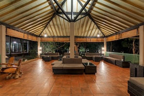 Lobby-Lounge