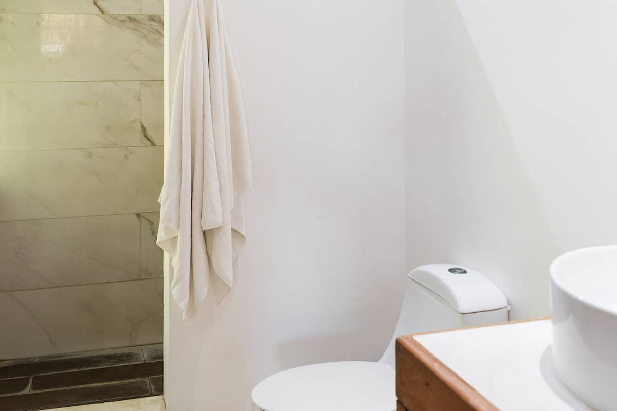 standard villa, 1 bedroom, terrace | bathroom | shower, free toiletries, towels