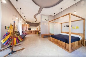 Klassiek appartement, niet-roken (Serafini Loft (Open Space)) | Donsdekens, pillowtop-bedden, een kluis op de kamer, geluiddichte muren