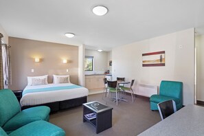 Living area - Bella Vista Motel Ashburton (Ashburton)