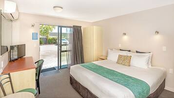 1 bedroom, individually furnished, desk, laptop workspace