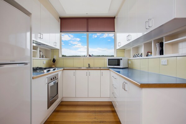 Family Apartment, 2 Bedrooms | Private kitchen