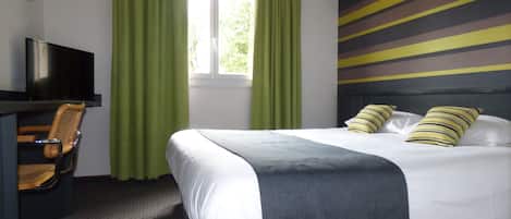 Habitación doble | Escritorio, cortinas opacas, sistema de insonorización