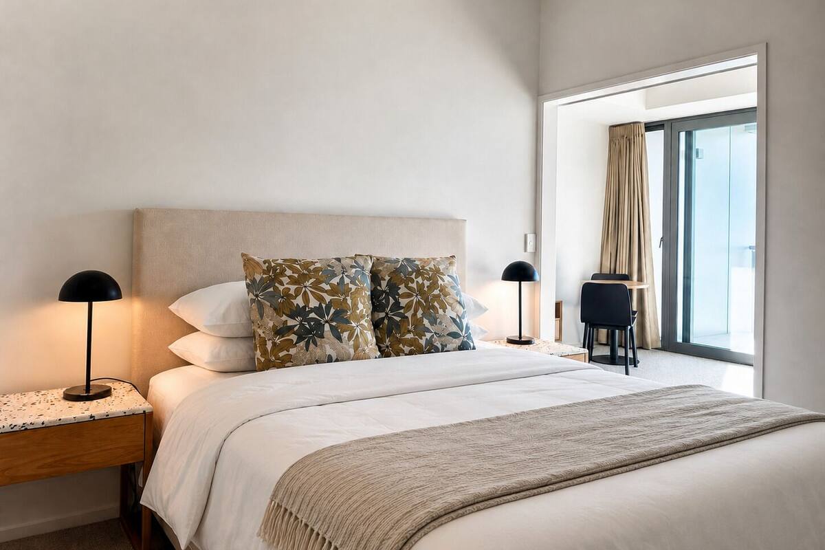 Studio Apartment | Iron/ironing board, WiFi (free), individually furnished, bed sheets