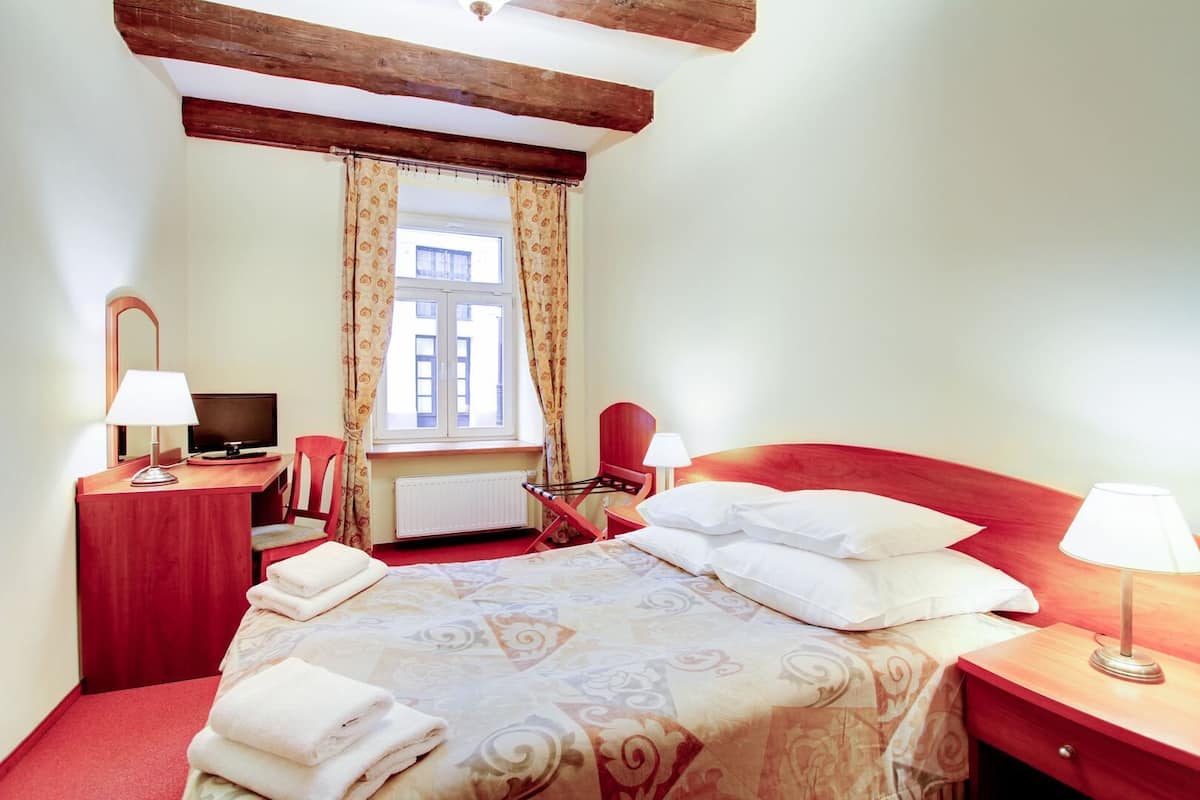 Comfort Apartment (Szpitalna Street) | 1 bedroom, desk, laptop workspace, iron/ironing board