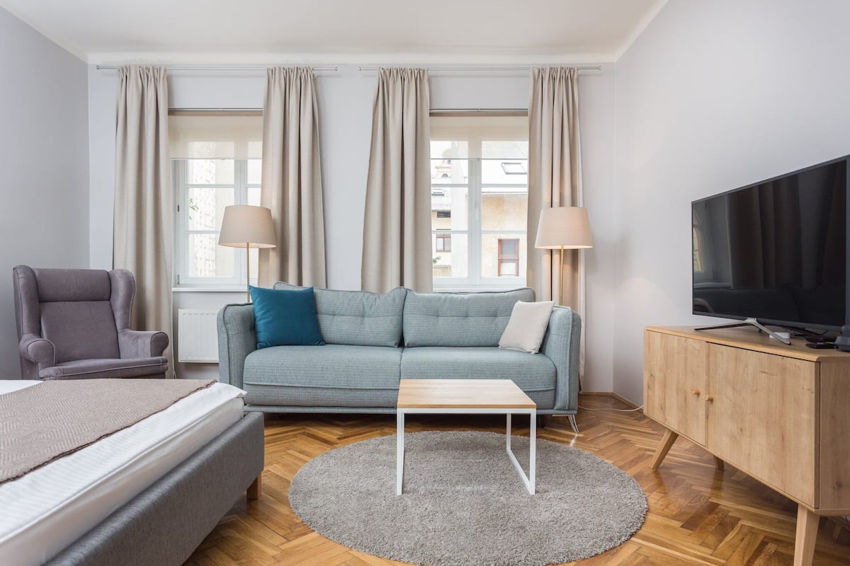 Comfort Studio Suite (Florianska Street) | 1 bedroom, desk, laptop workspace, iron/ironing board