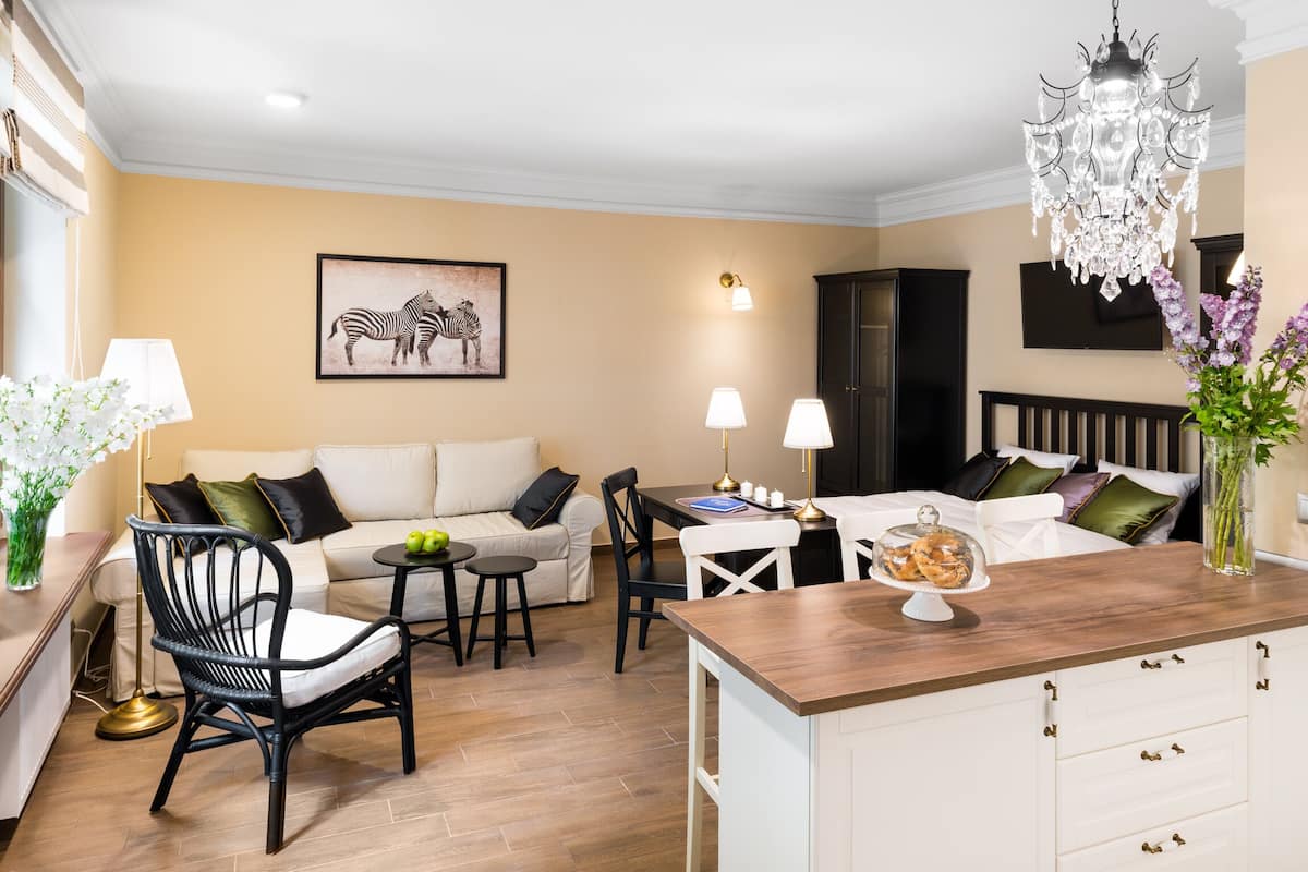 Deluxe Studio (Florianska Street) | 1 bedroom, desk, laptop workspace, iron/ironing board