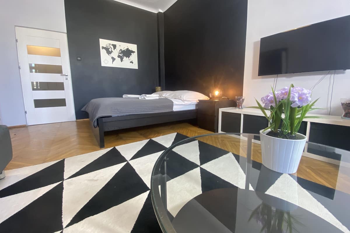 Classic Studio (Stolarska Street) | 1 bedroom, desk, laptop workspace, iron/ironing board