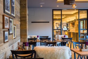 Se sirven cenas y cocina regional
