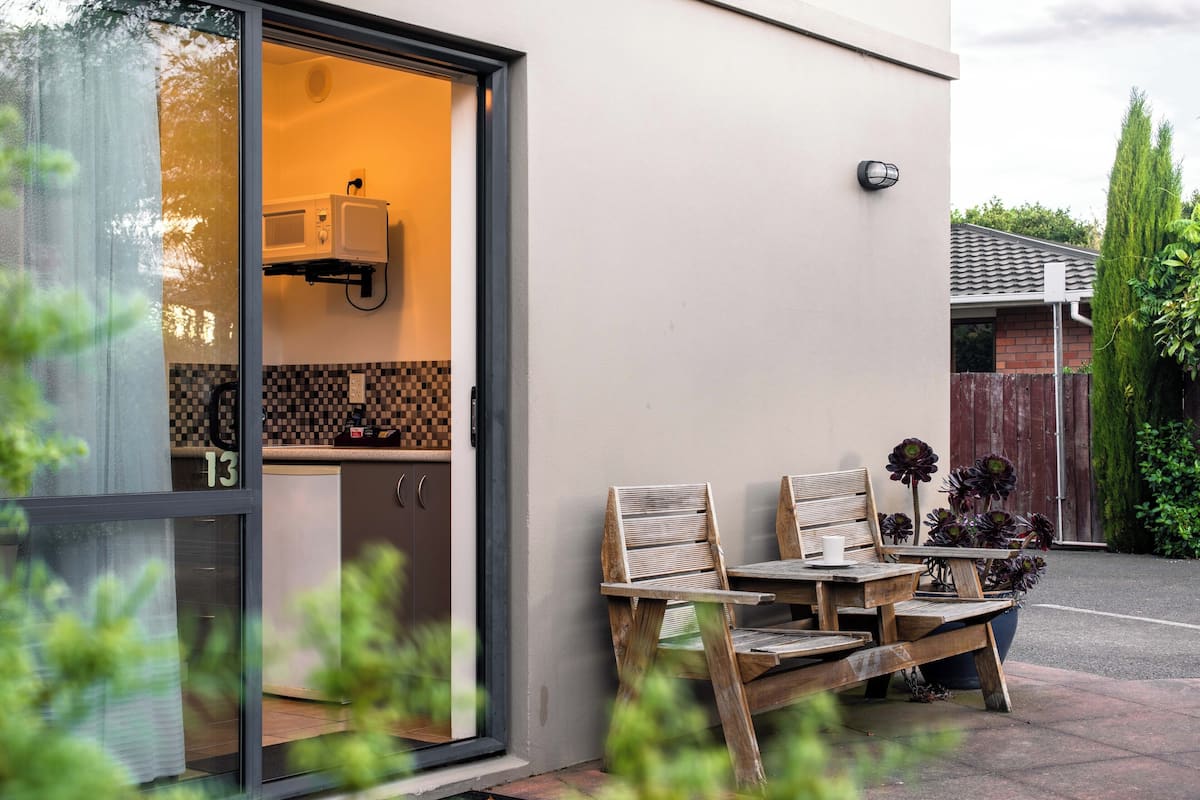 Executive Studio (Spa) | Select Comfort beds, desk, soundproofing, iron/ironing board