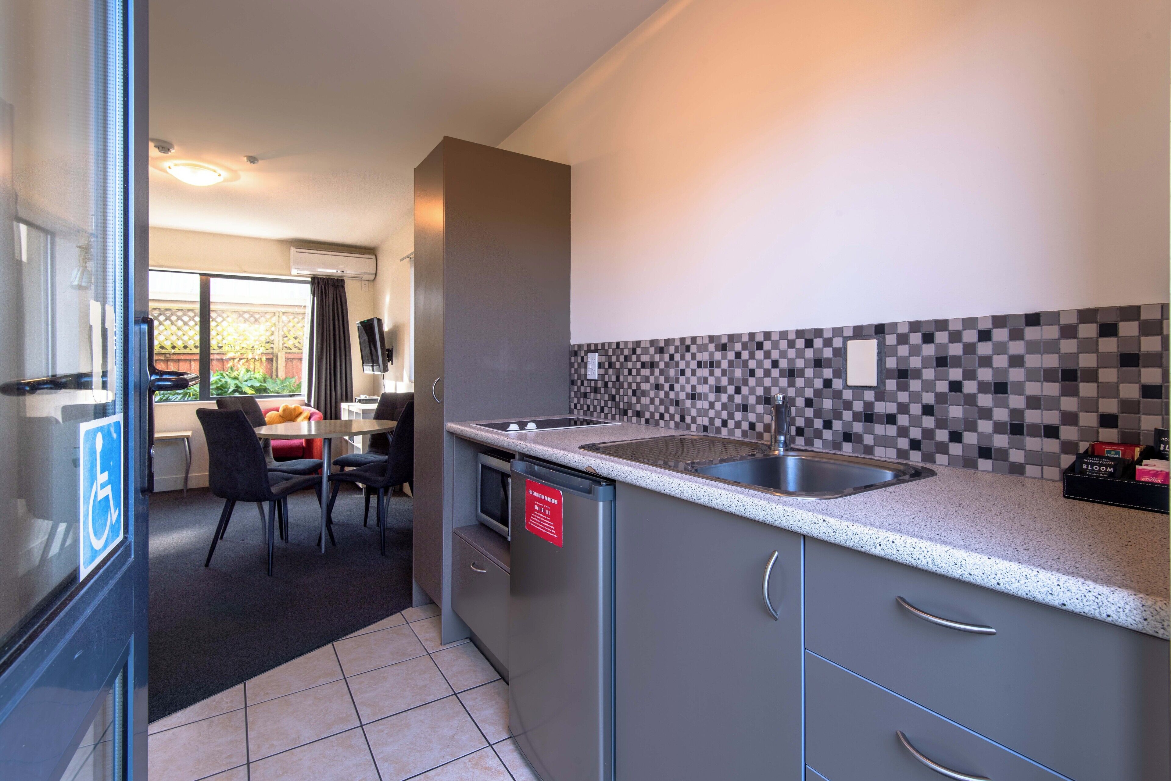 Apartment, 2 Bedrooms | Private kitchen | Fridge, microwave, stovetop, electric kettle