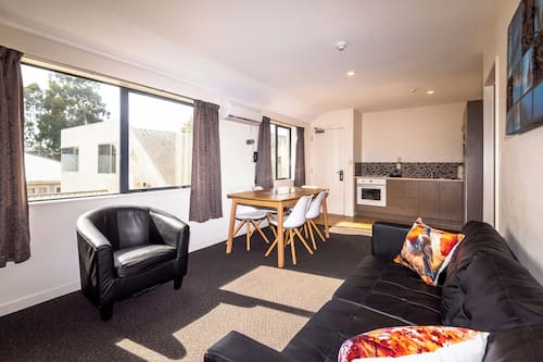 Apartment, 3 Bedrooms with Large Bath | Living area