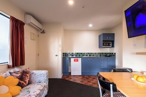 Apartment, 1 Bedroom | Private kitchen | Fridge, microwave, stovetop, electric kettle