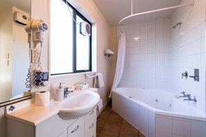Premier Studio with Large Bath | Private spa tub