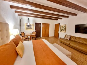 Frigobar, cofres nos quartos, individualmente decorados