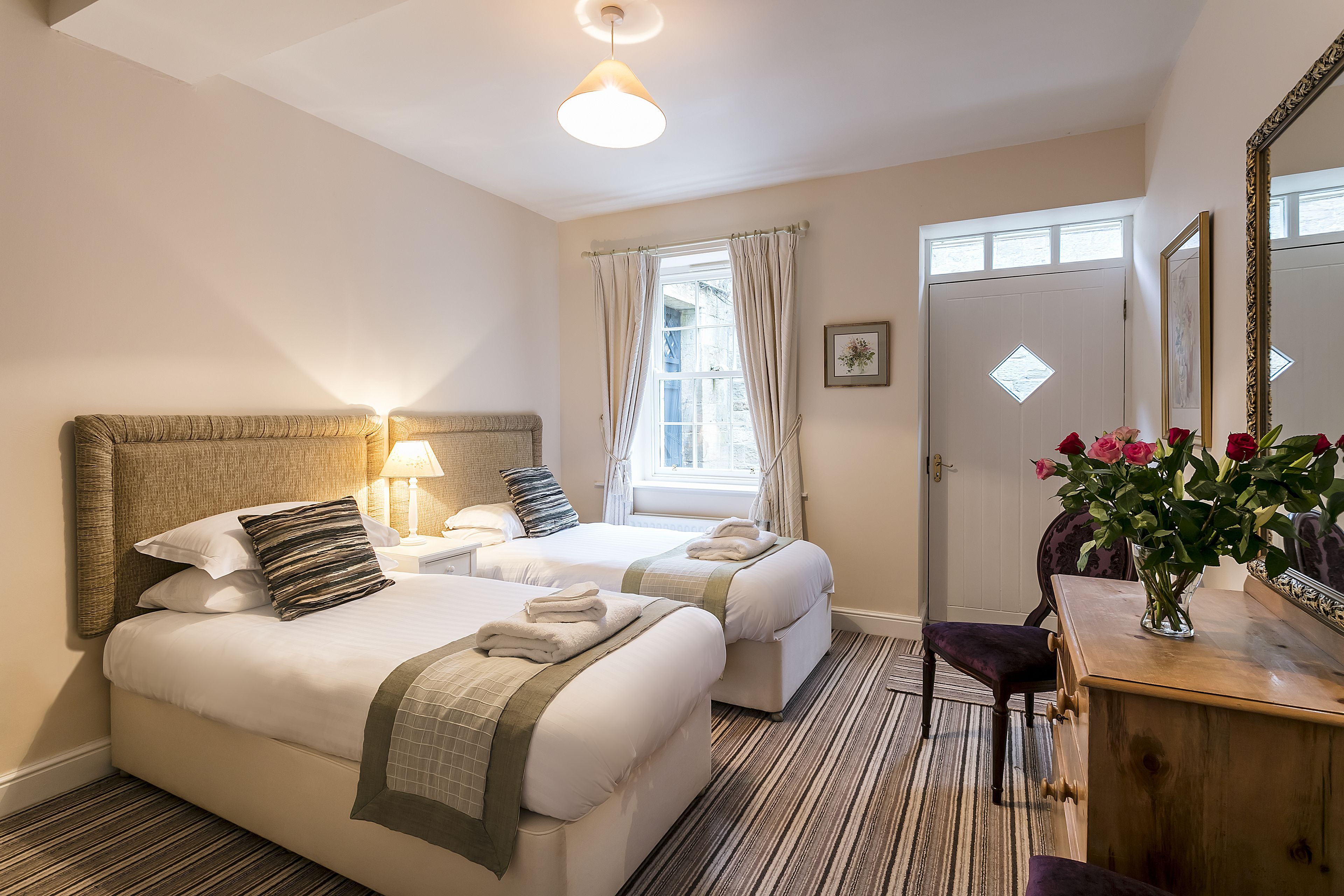 cottage, 2 bedrooms (self-catering stable west) | hypo-allergenic bedding, individually decorated, individually furnished