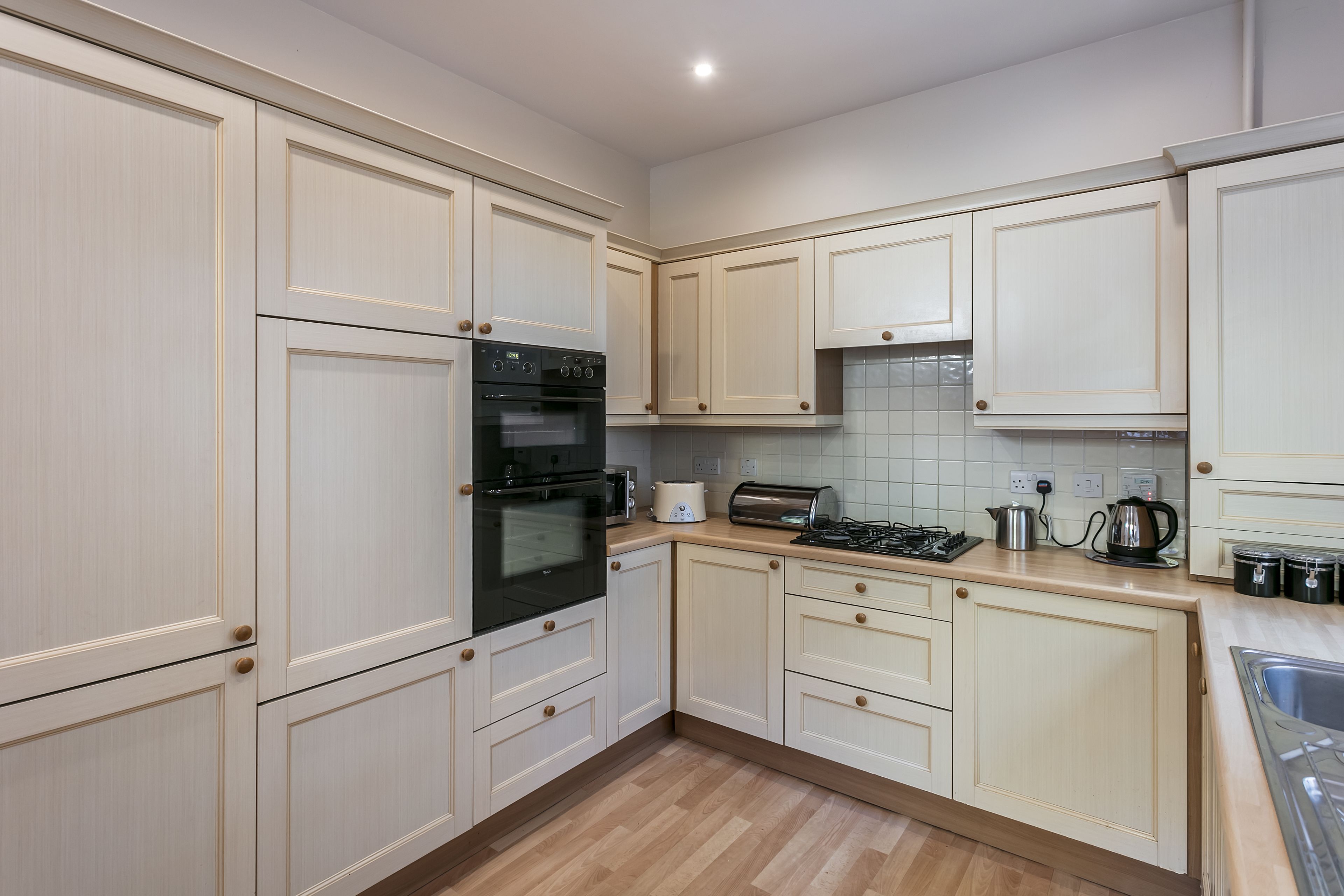 cottage, 3 bedrooms (self-catering garden cottage) | private kitchen | coffee/tea maker, electric kettle