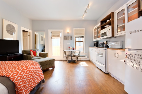 NO. 4 Nature Suite | Living area | 52-inch Smart TV with digital channels, streaming services