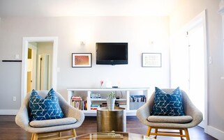 NO. 6 Treetop Suite | Living area | 52-inch Smart TV with digital channels, streaming services