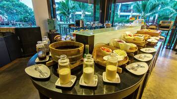 Frühstücksbuffet gegen Gebühr