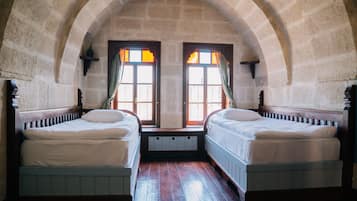 Family Room | In-room safe, soundproofing, iron/ironing board, bed sheets