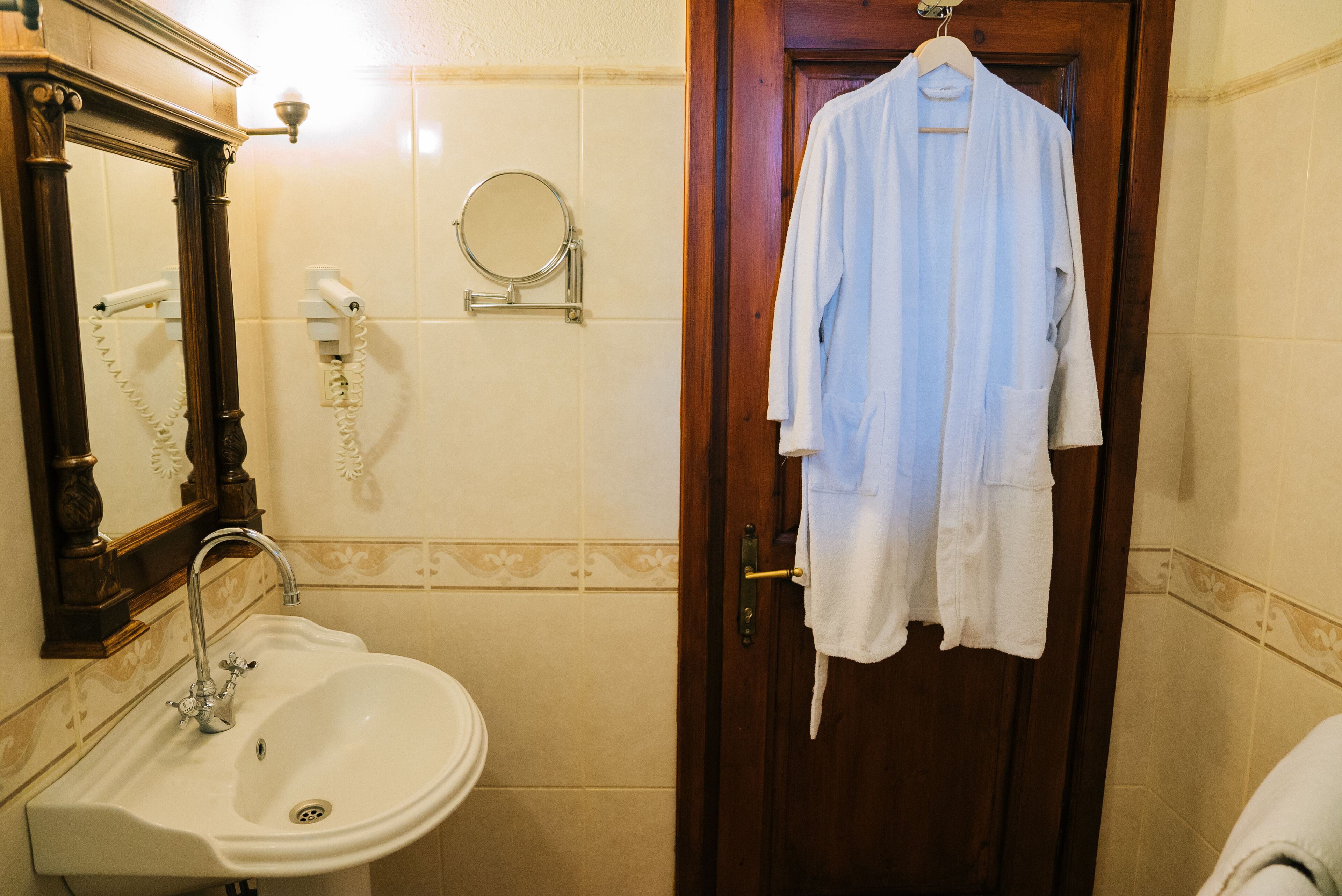 family room | bathroom | free toiletries, hair dryer, slippers, towels