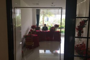 Unclassified image, 3 of 94, button - Century Palace Hotel (Huizhou)