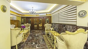 Lobby sitting area - Lausos Hotel Sultanahmet (Istanbul)