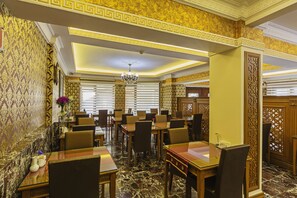 Free daily buffet breakfast - Lausos Hotel Sultanahmet (Istanbul)